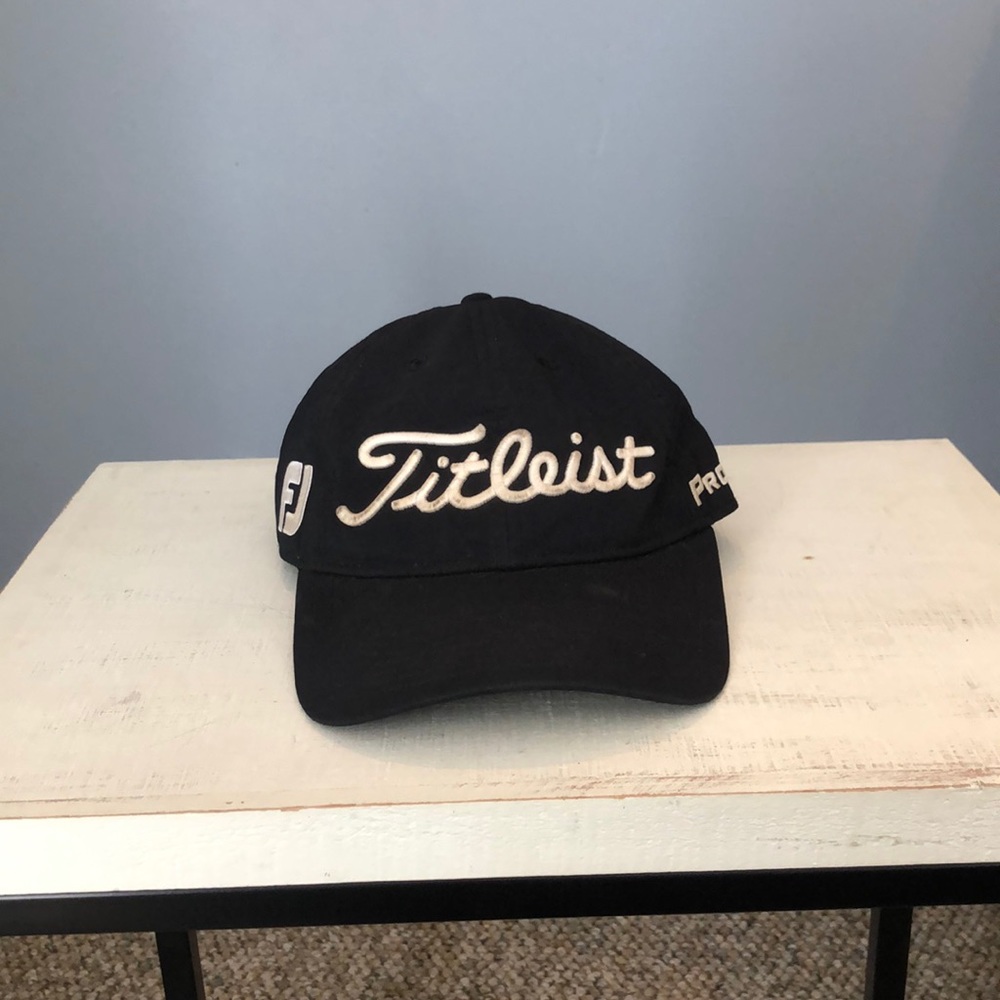 Titleist pro v1 hat